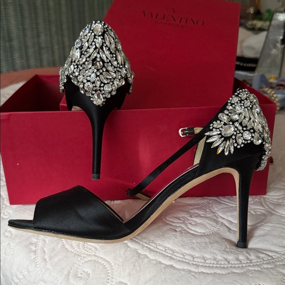 Badgley Mischka Black Satin Embellished Heels - Picture 4 of 4